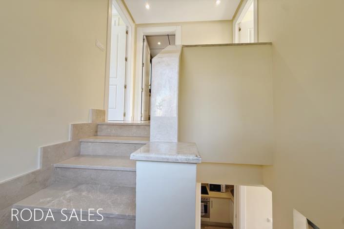 Image No.15-2 Bed Townhouse for sale