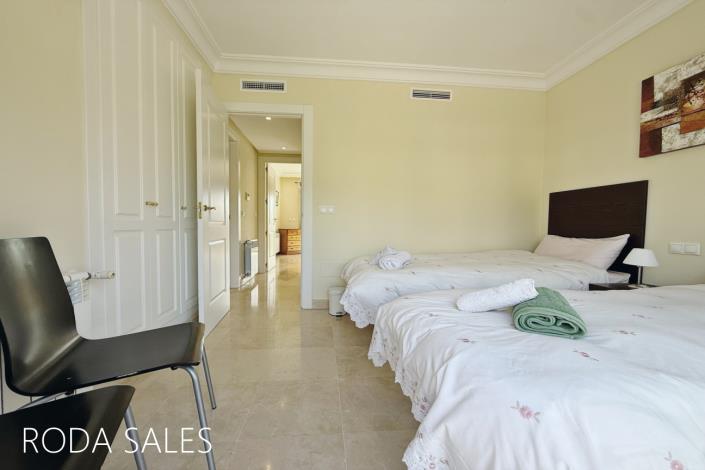 Image No.19-2 Bed Townhouse for sale