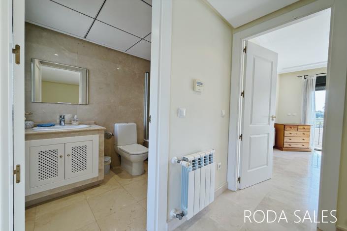 Image No.21-2 Bed Townhouse for sale