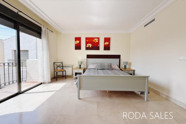 Image No.23-2 Bed Townhouse for sale