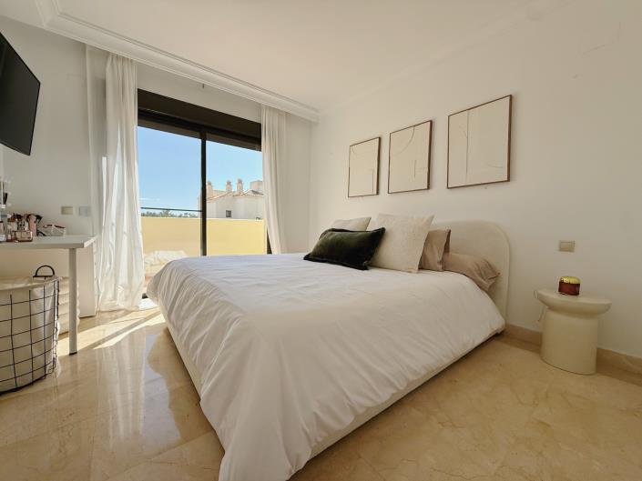 Image No.26-3 Bed Townhouse for sale