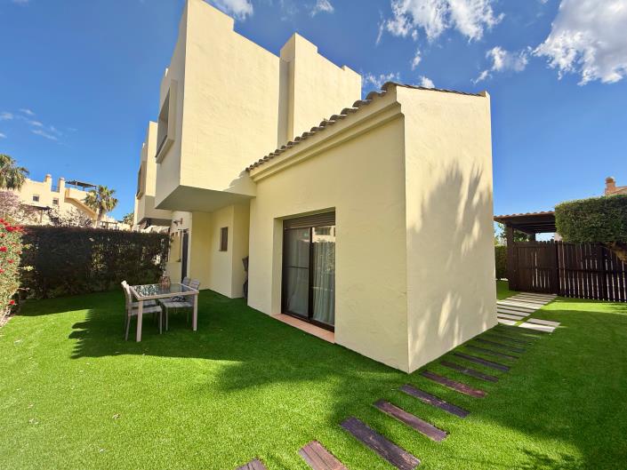 Image No.18-3 Bed Townhouse for sale
