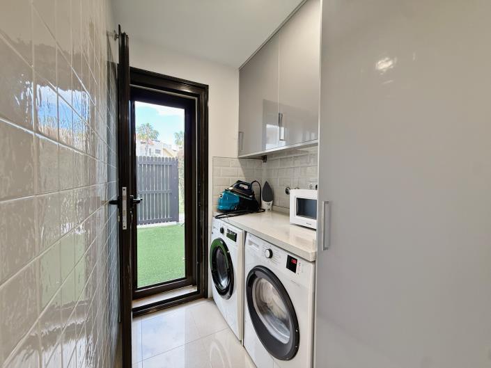 Image No.17-3 Bed Townhouse for sale