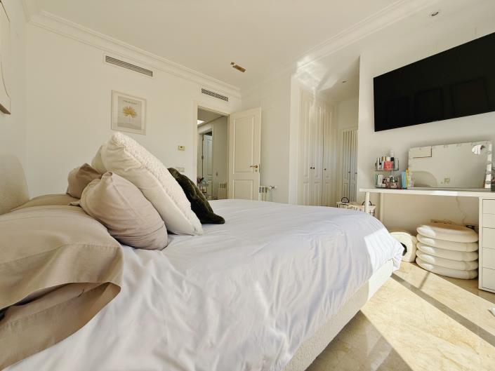 Image No.29-3 Bed Townhouse for sale