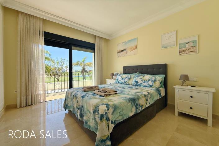 Image No.42-4 Bed Villa / Detached for sale