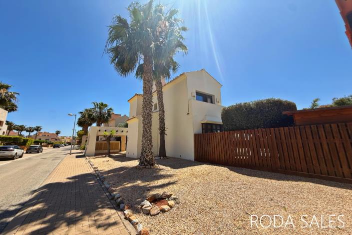 Image No.3-4 Bed Villa / Detached for sale