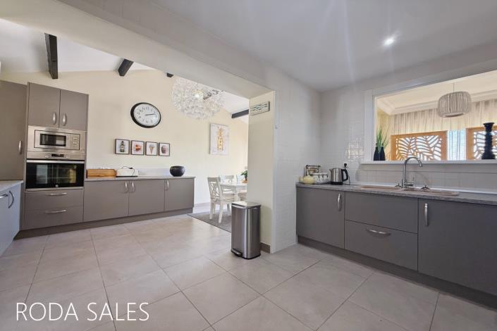 Image No.10-4 Bed Villa / Detached for sale