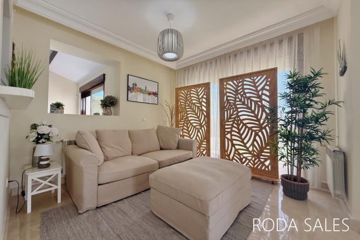 Image No.20-4 Bed Villa / Detached for sale
