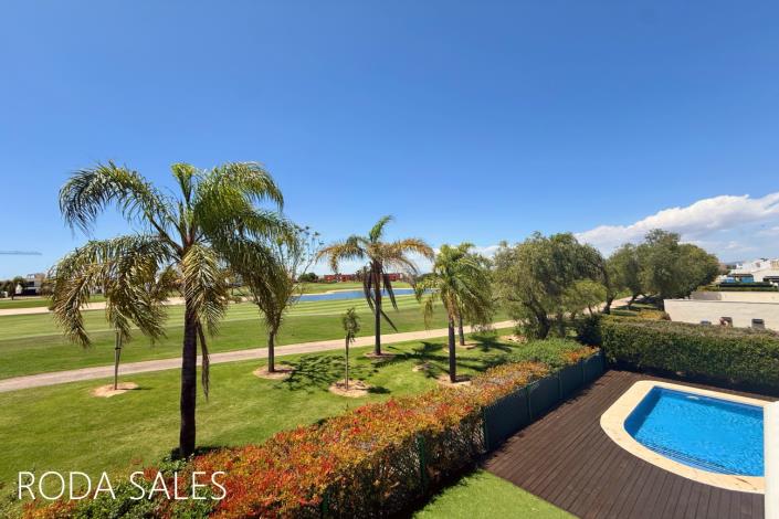 Image No.38-4 Bed Villa / Detached for sale
