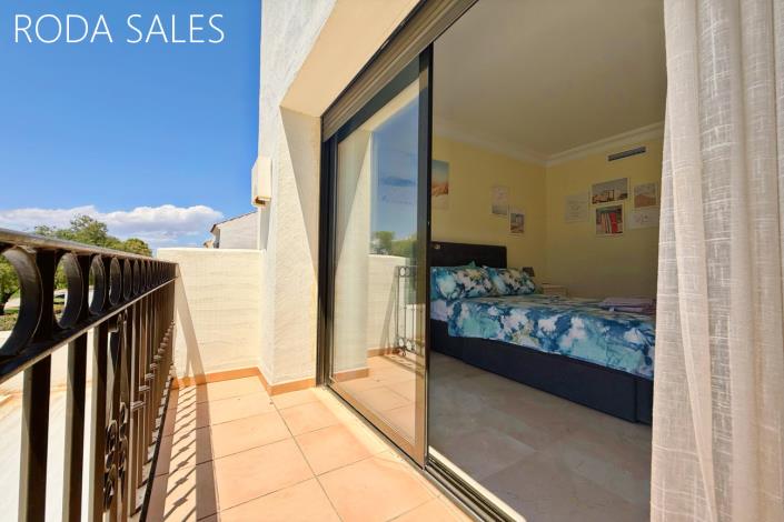 Image No.43-4 Bed Villa / Detached for sale