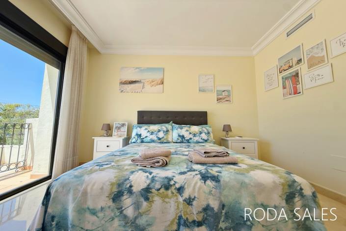 Image No.48-4 Bed Villa / Detached for sale