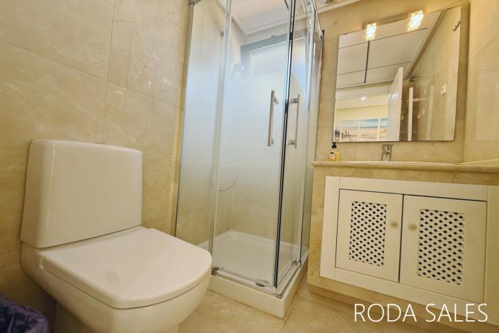 Image No.49-4 Bed Villa / Detached for sale
