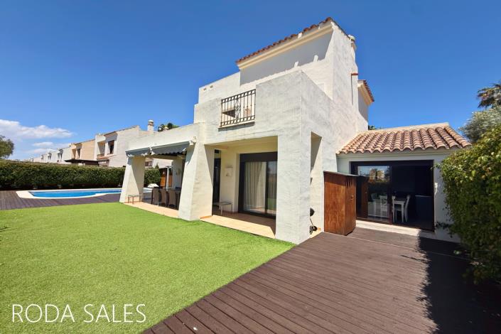 Image No.54-4 Bed Villa / Detached for sale