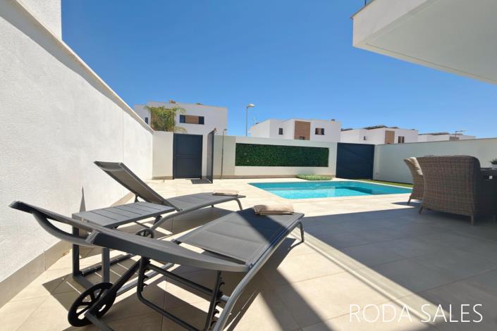 Image No.4-3 Bed Villa / Detached for sale