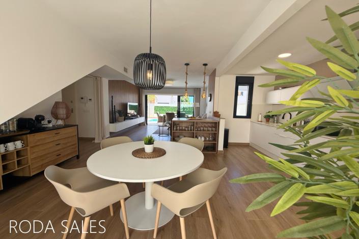 Image No.19-3 Bed Villa / Detached for sale
