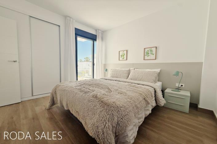 Image No.40-3 Bed Villa / Detached for sale
