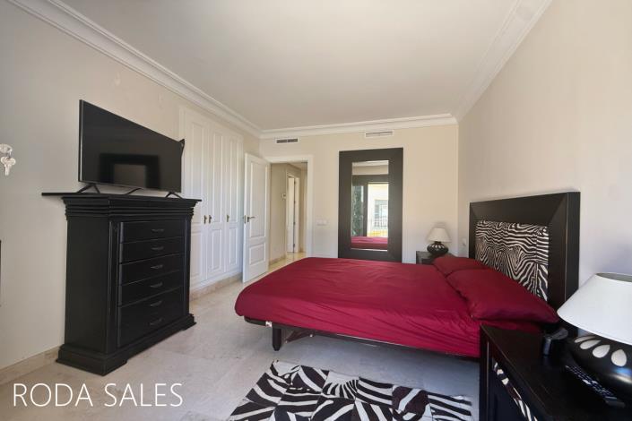 Image No.18-2 Bed Townhouse for sale