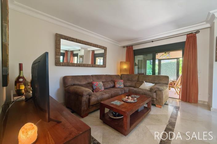 Image No.25-2 Bed Townhouse for sale