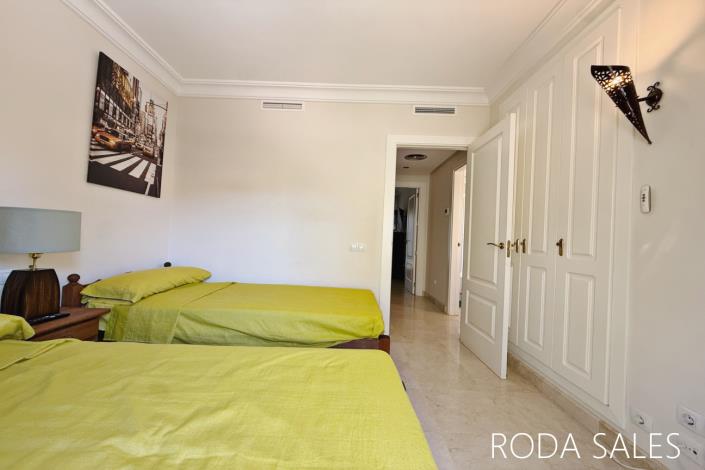 Image No.16-2 Bed Townhouse for sale