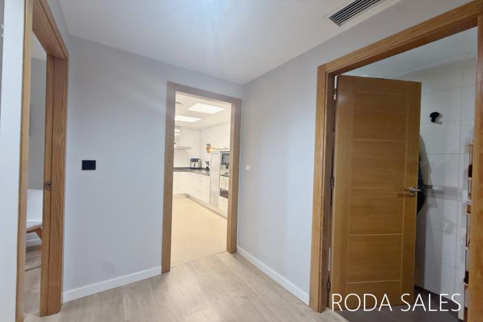 Image No.20-4 Bed Semi-Detached for sale