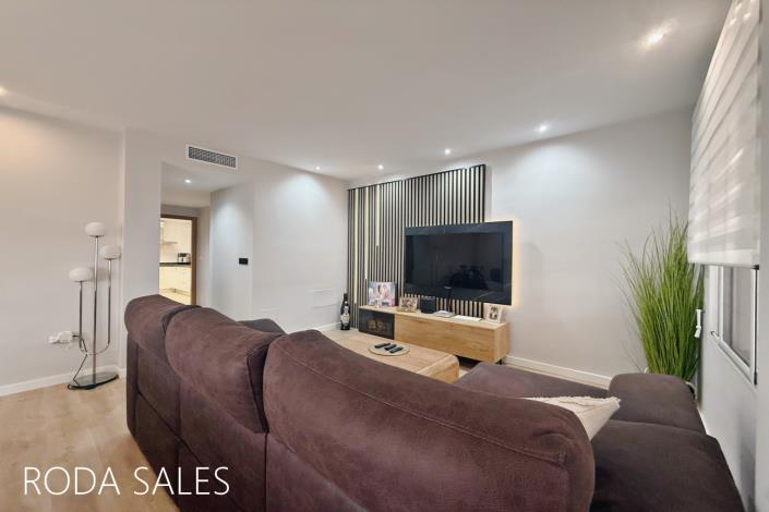 Image No.15-4 Bed Semi-Detached for sale