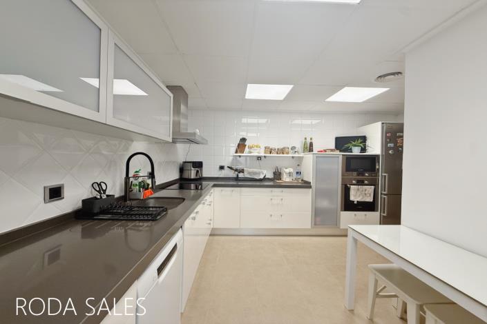 Image No.22-4 Bed Semi-Detached for sale