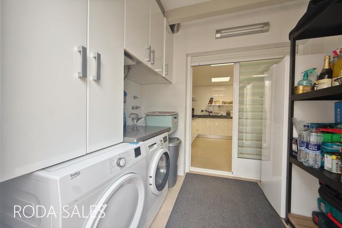 Image No.24-4 Bed Semi-Detached for sale