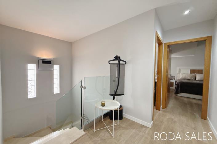 Image No.29-4 Bed Semi-Detached for sale