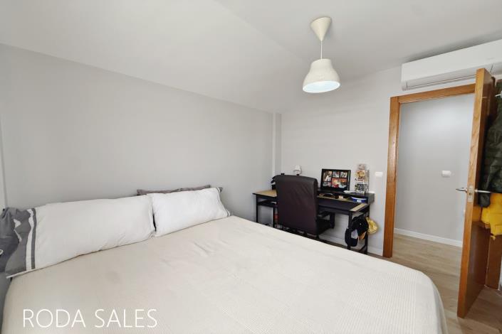 Image No.34-4 Bed Semi-Detached for sale