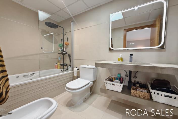 Image No.35-4 Bed Semi-Detached for sale