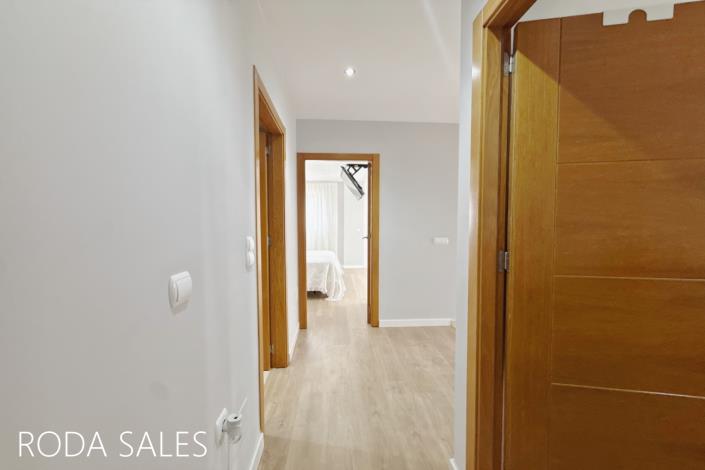 Image No.37-4 Bed Semi-Detached for sale