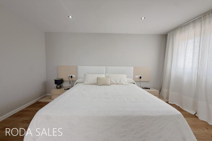 Image No.39-4 Bed Semi-Detached for sale