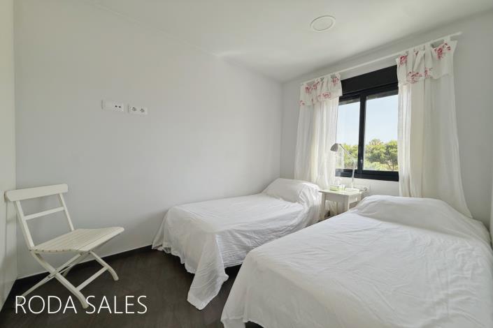 Image No.29-2 Bed Townhouse for sale