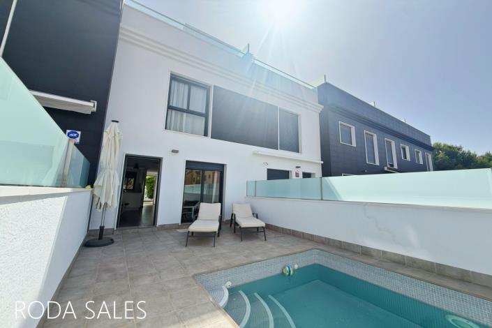 Image No.2-2 Bed Townhouse for sale