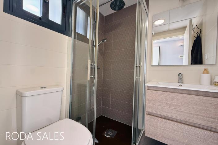Image No.14-2 Bed Townhouse for sale