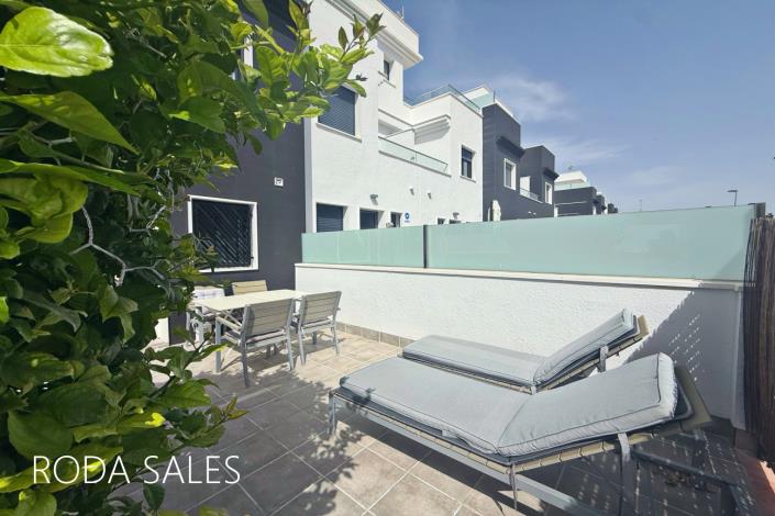 Image No.16-2 Bed Townhouse for sale