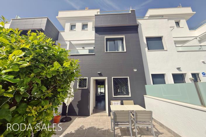 Image No.17-2 Bed Townhouse for sale