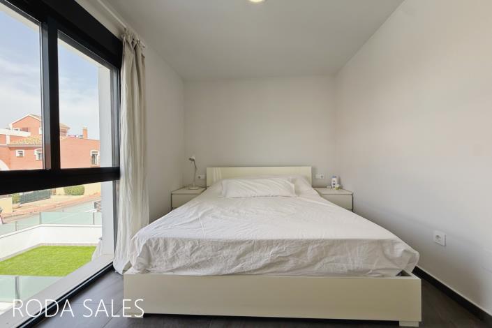 Image No.22-2 Bed Townhouse for sale