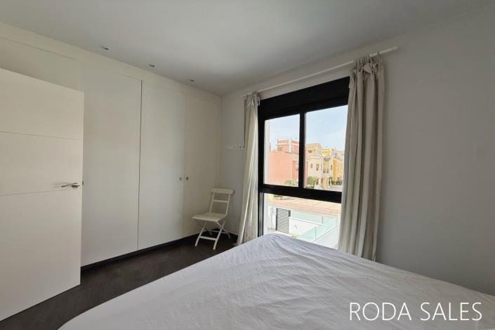 Image No.23-2 Bed Townhouse for sale