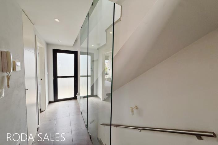 Image No.28-2 Bed Townhouse for sale