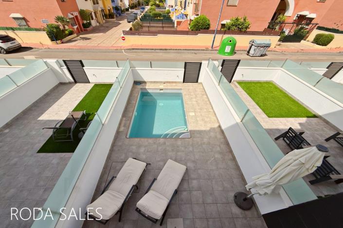 Image No.38-2 Bed Townhouse for sale