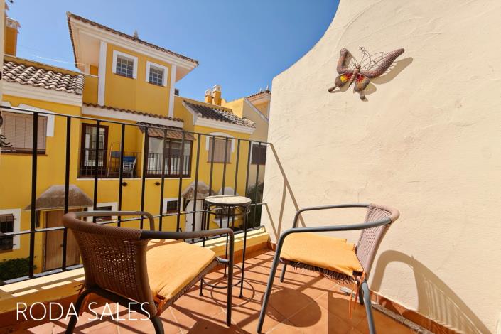 Image No.20-2 Bed Townhouse for sale