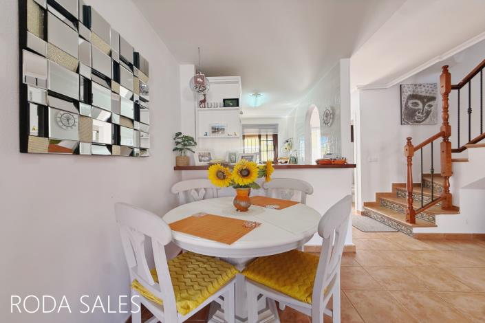 Image No.6-2 Bed Townhouse for sale