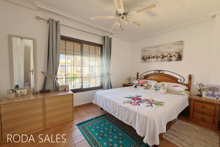 Image No.15-2 Bed Townhouse for sale