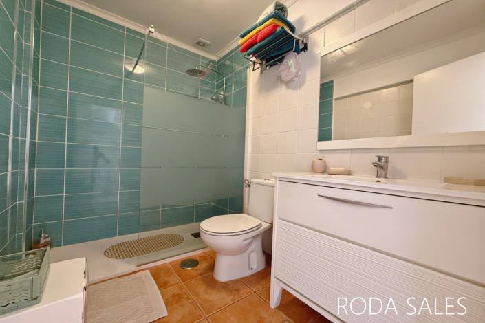 Image No.17-2 Bed Townhouse for sale