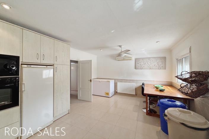 Image No.28-2 Bed Finca for sale