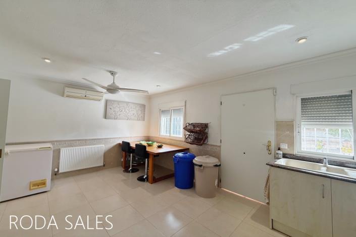 Image No.27-2 Bed Finca for sale