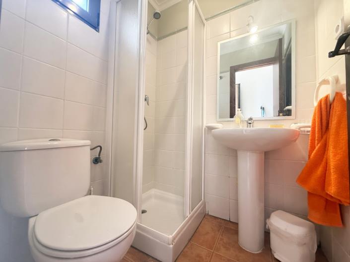 Image No.8-2 Bed Townhouse for sale