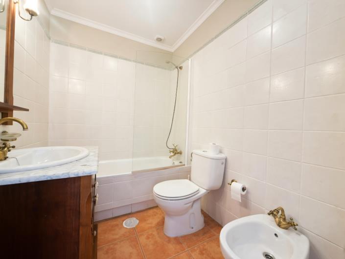Image No.16-2 Bed Townhouse for sale