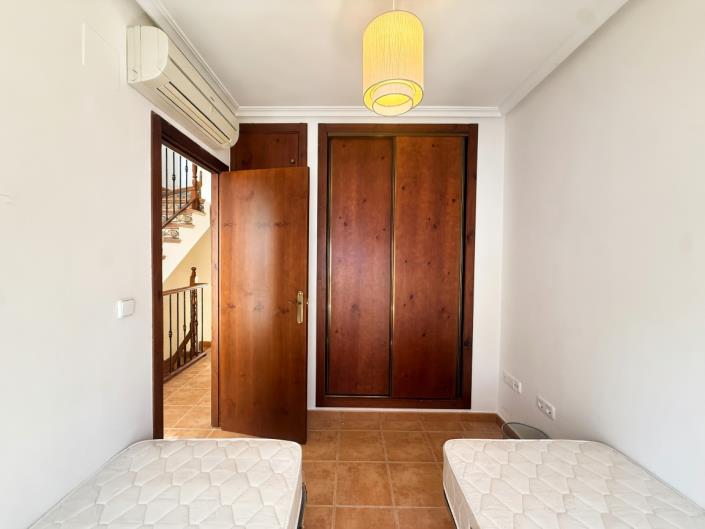 Image No.19-2 Bed Townhouse for sale